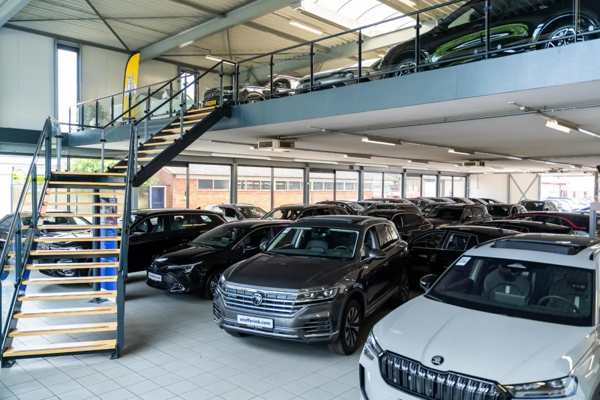 Challenger (L2) 50 kWh 136pk | 3pers. | Laadvloer | 3-fase(11kw) | Multimediascherm groot |
