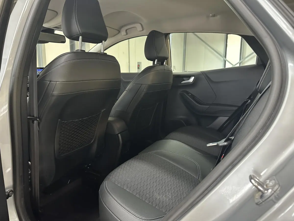 1.0 EcoBoost Titanium | Comfort- Winter pack |