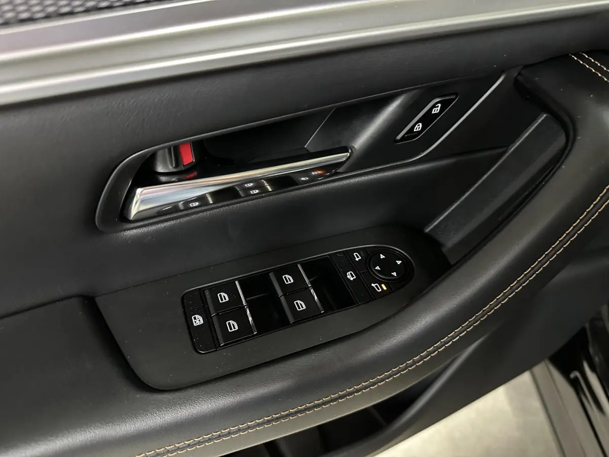 2.5 e-SkyActiv PHEV Exclusive-Line 327pk | Convenience & Sound Pack | Driver Assistance Pack