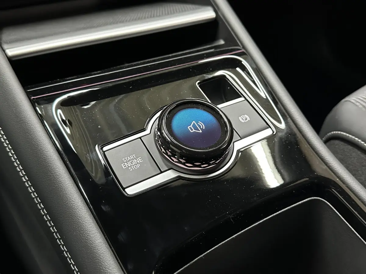 1.5 eHybrid R-Line | Trekhaak-pakket | Navigatie-pakket | Stoel- & stuurverwarming