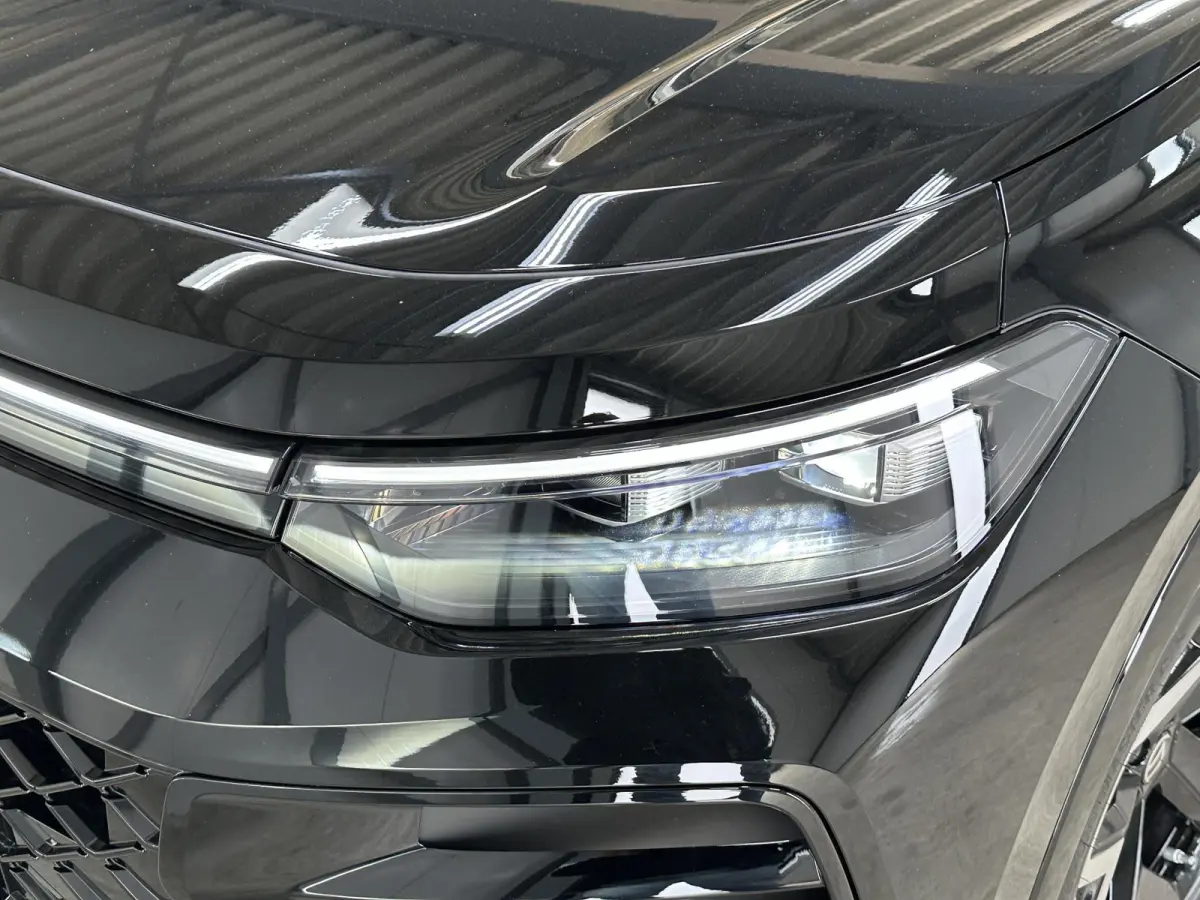 1.5 eHybrid R-Line | Trekhaak-pakket | Navigatie-pakket | Stoel- & stuurverwarming