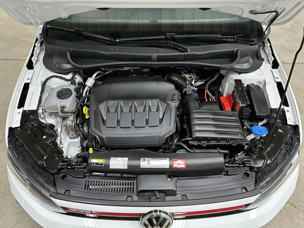 2.0 TSI GTI 200pk | BeatsAudio | Stoelverwarming | Groot scherm | Apple carplay | PDC voor & achter |