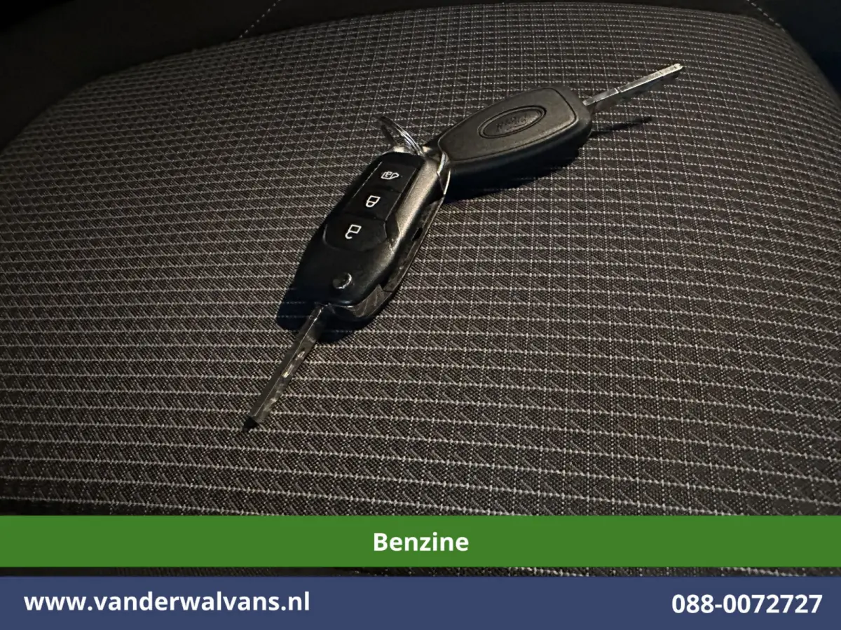 101pk Benzine L1H1 Euro6 Airco | Apple Carplay | Cruisecontrol | Parkeersensoren Android Auto, Verwarmbarde buitenpiegels