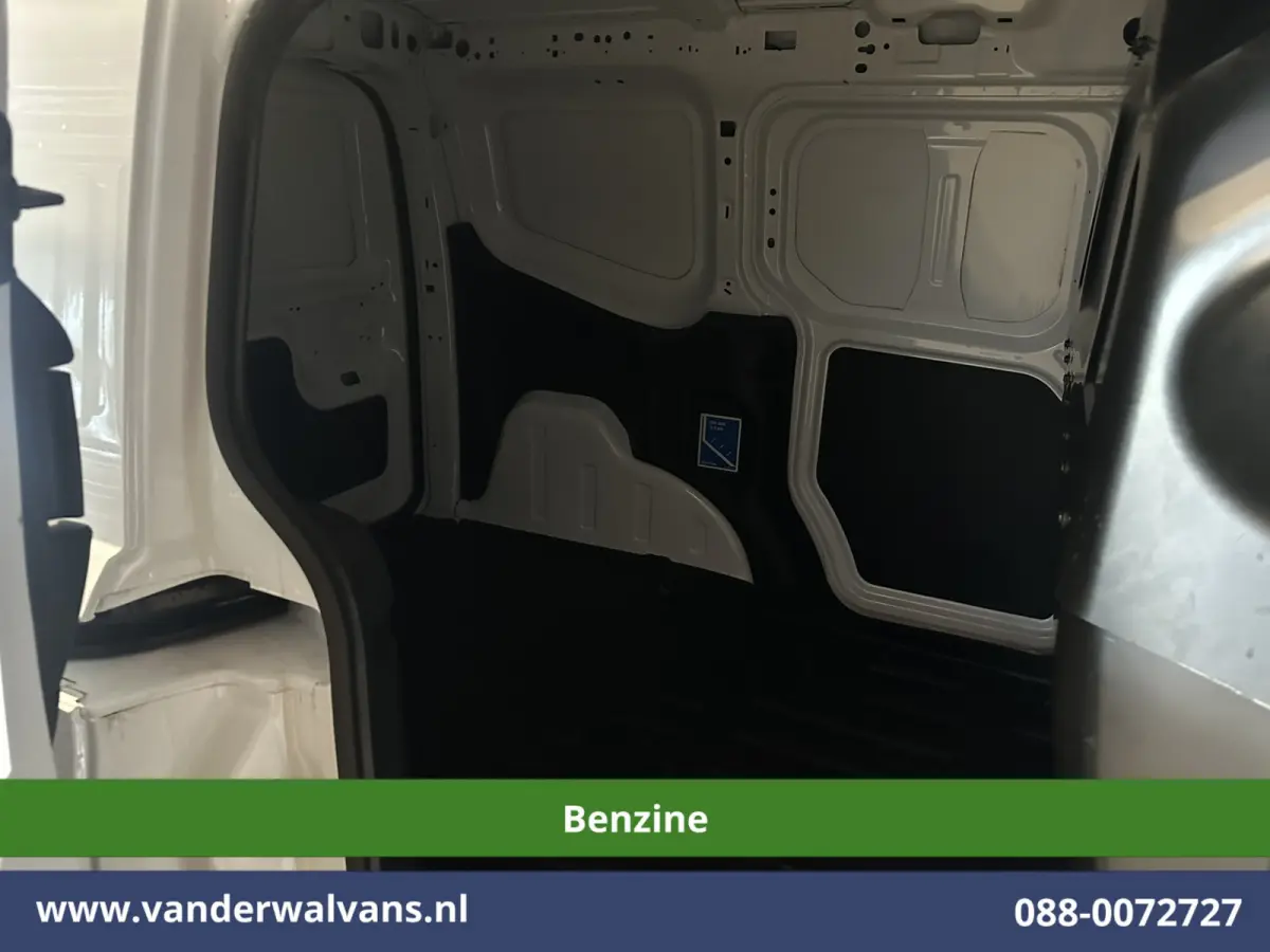 101pk Benzine L1H1 Euro6 Airco | Apple Carplay | Cruisecontrol | Parkeersensoren Android Auto, Verwarmbarde buitenpiegels