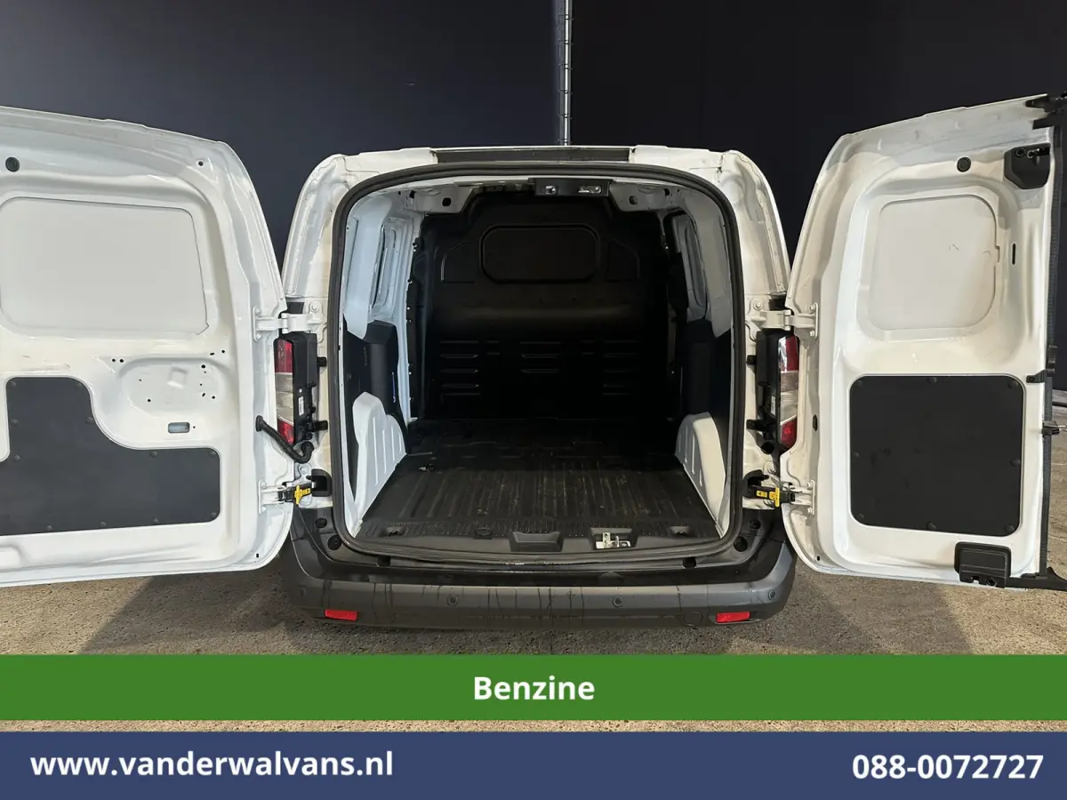 101pk Benzine L1H1 Euro6 Airco | Apple Carplay | Cruisecontrol | Parkeersensoren Android Auto, Verwarmbarde buitenpiegels