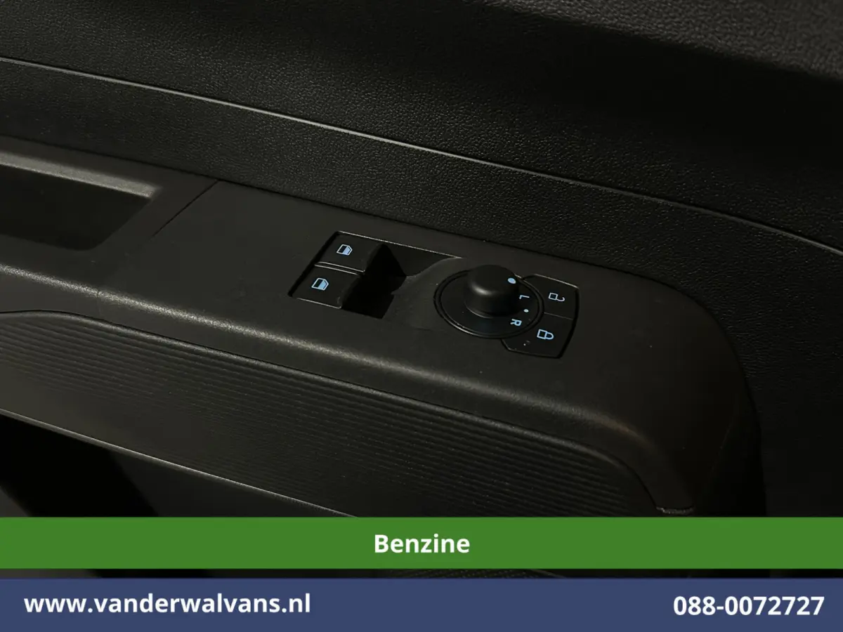 101pk Benzine L1H1 Euro6 Airco | Apple Carplay | Cruisecontrol | Parkeersensoren Android Auto, Verwarmbarde buitenpiegels