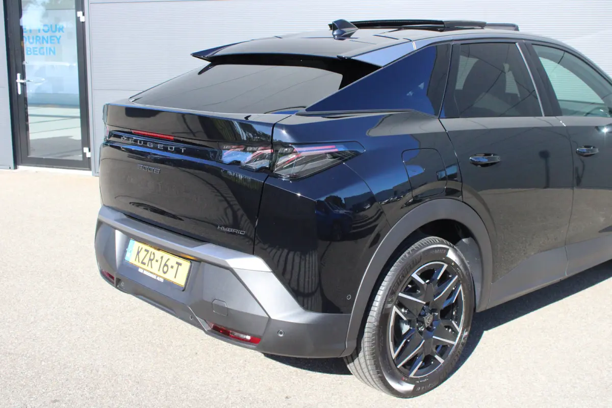 1.2 Hybrid 145 GT Exclusive | Panorama/schuifdak | Lederen bekleding | Massage | Stoelverwarming + koeling |