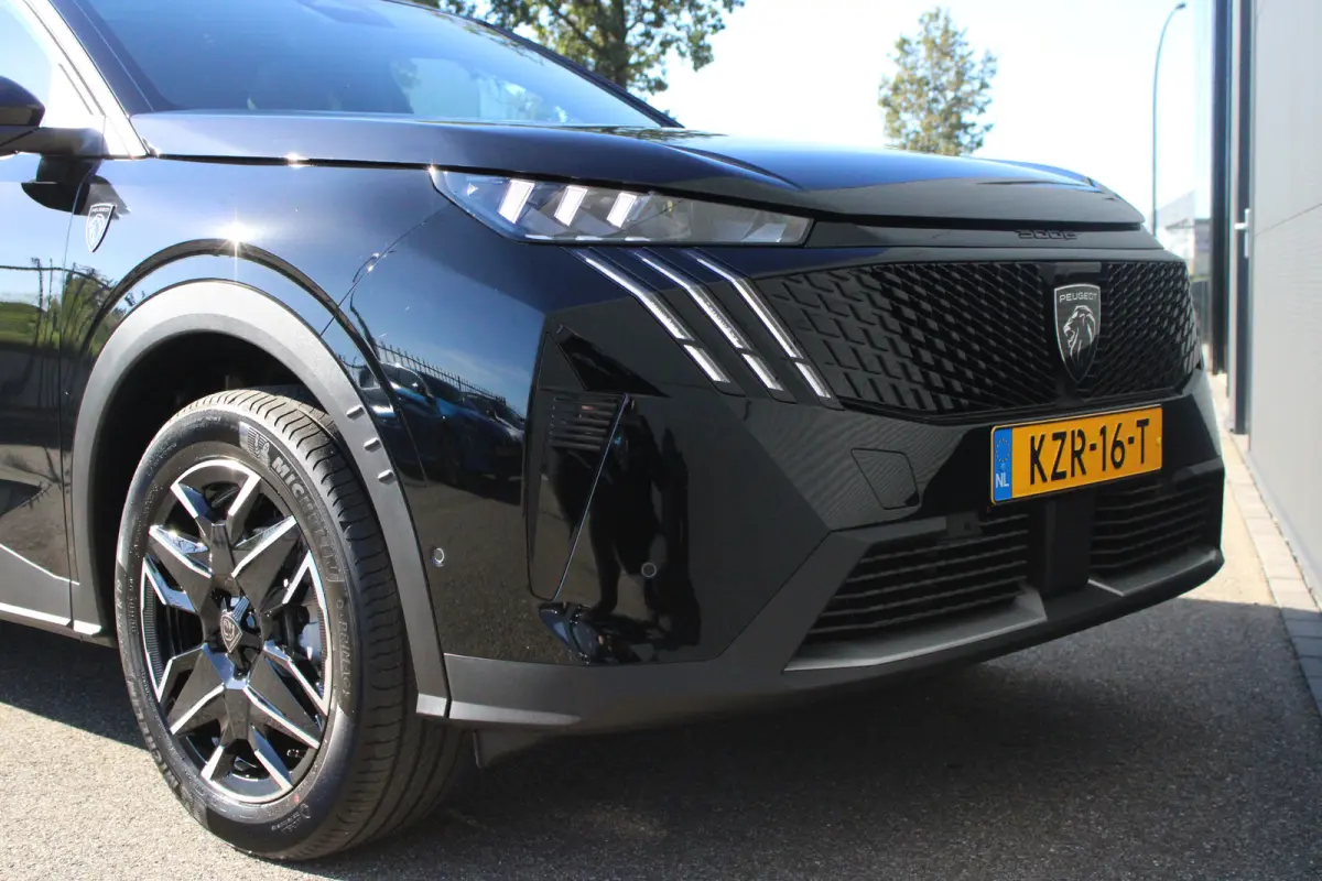 1.2 Hybrid 145 GT Exclusive | Panorama/schuifdak | Lederen bekleding | Massage | Stoelverwarming + koeling |