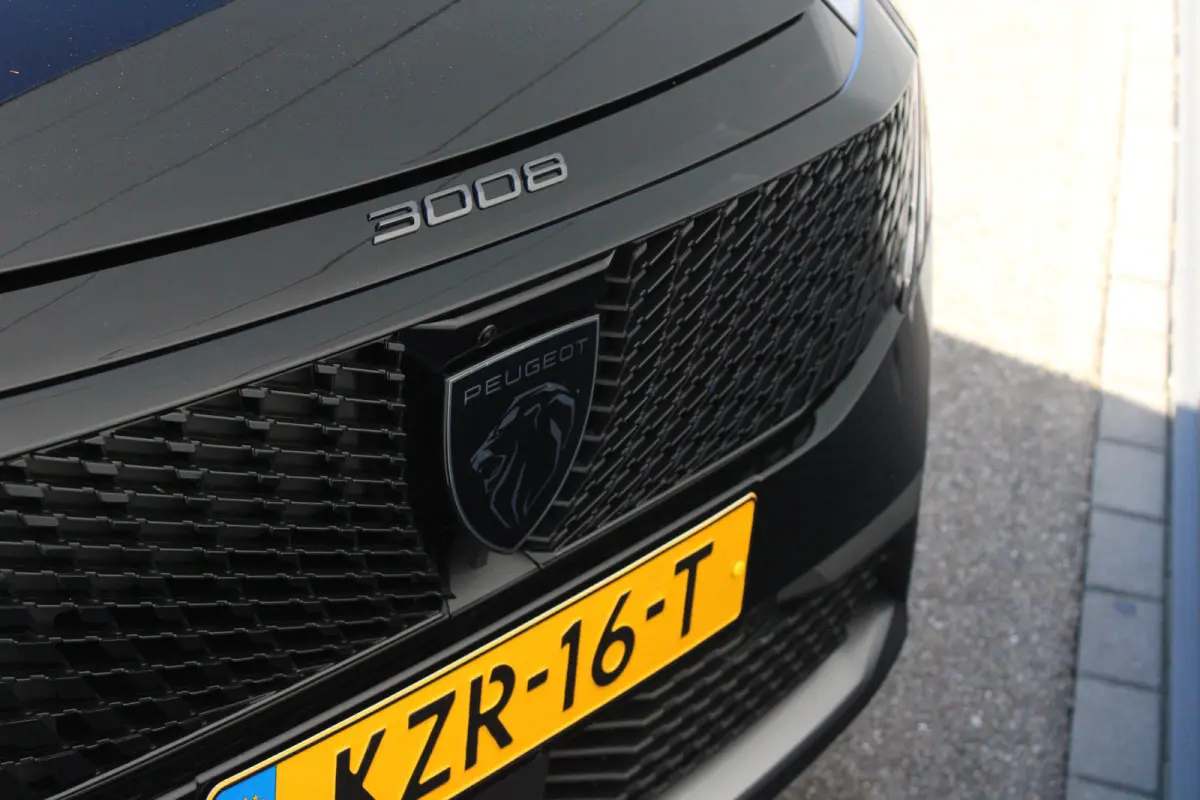 1.2 Hybrid 145 GT Exclusive | Panorama/schuifdak | Lederen bekleding | Massage | Stoelverwarming + koeling |