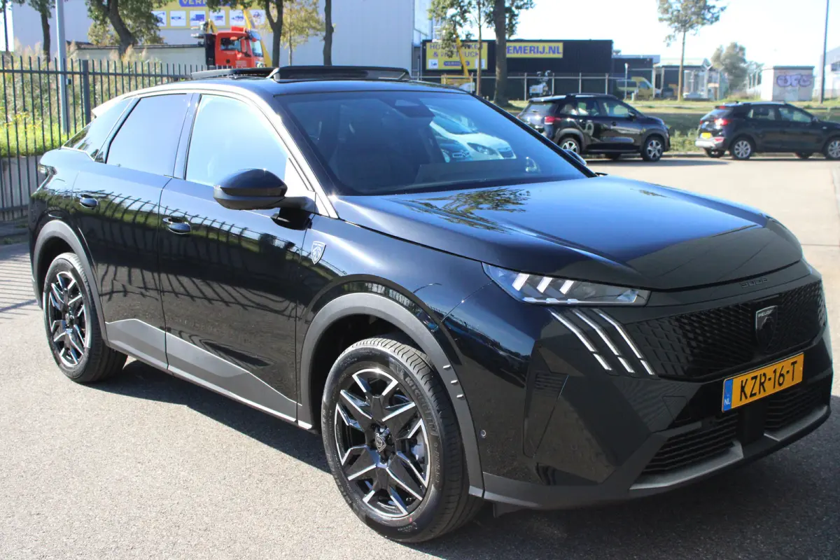 1.2 Hybrid 145 GT Exclusive | Panorama/schuifdak | Lederen bekleding | Massage | Stoelverwarming + koeling |