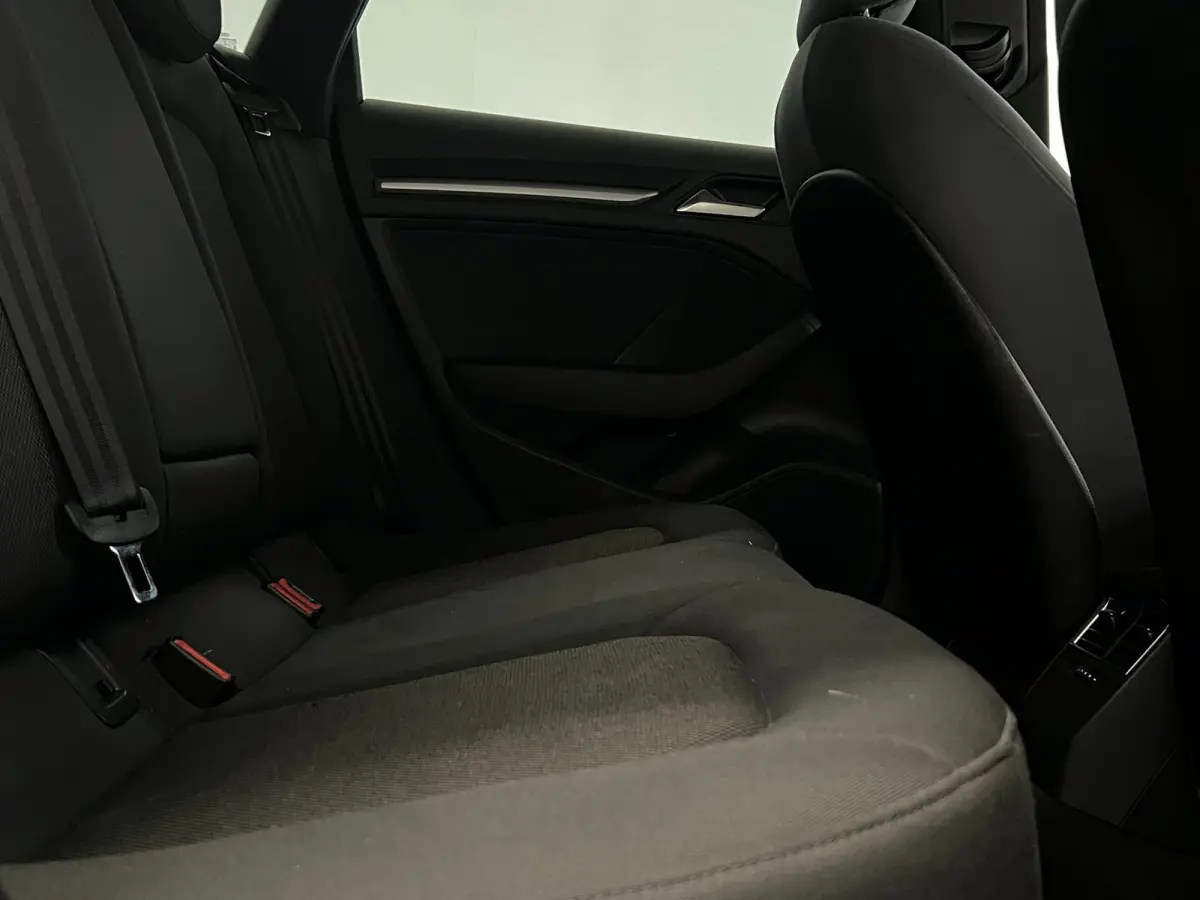 30 TFSI / CarPlay / Trekhaak / Stoelverwarming