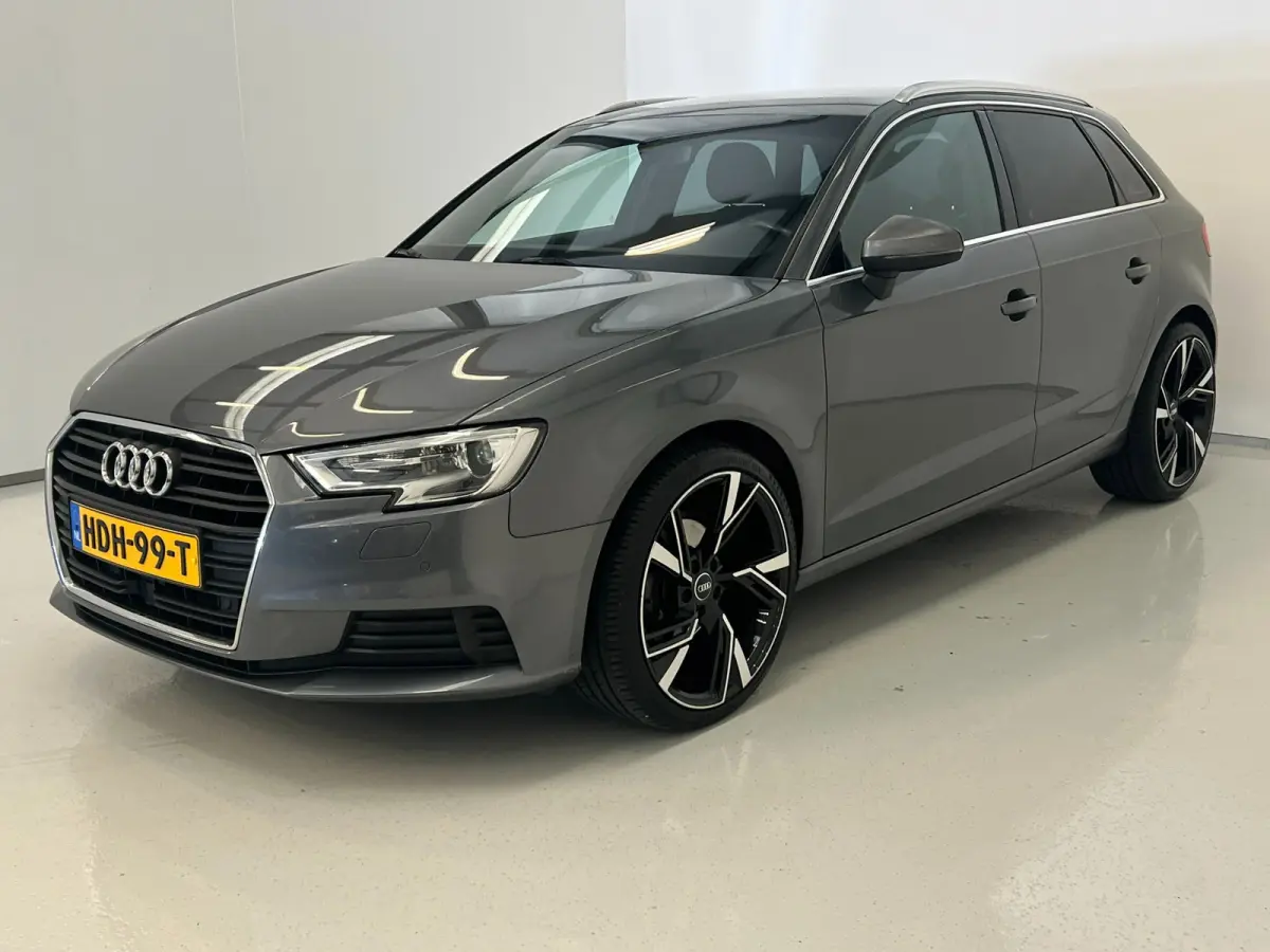 30 TFSI / CarPlay / Trekhaak / Stoelverwarming