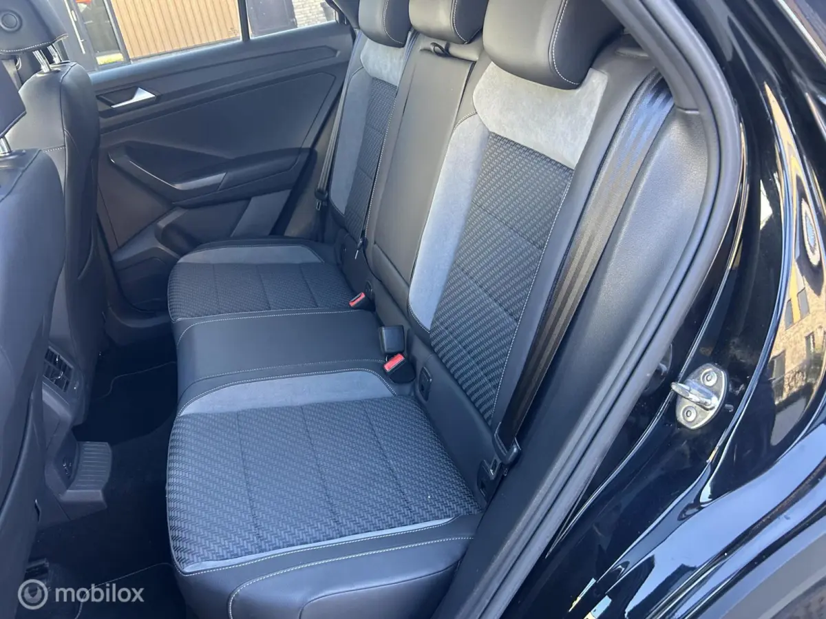 2.0 TSI 4Motion Vol R-line 1e Eig Deal Ond