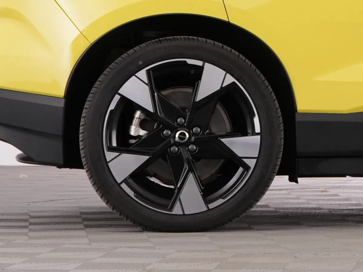 Single Motor Extended Range PLUS 69 kWh | Trekhaak | MOSS YELLOW *SOH: 99,1%* !