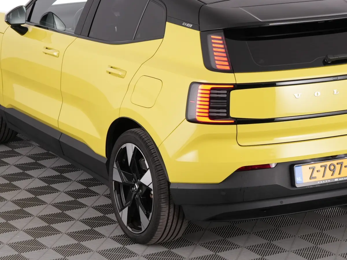 Single Motor Extended Range PLUS 69 kWh | Trekhaak | MOSS YELLOW *SOH: 99,1%* !