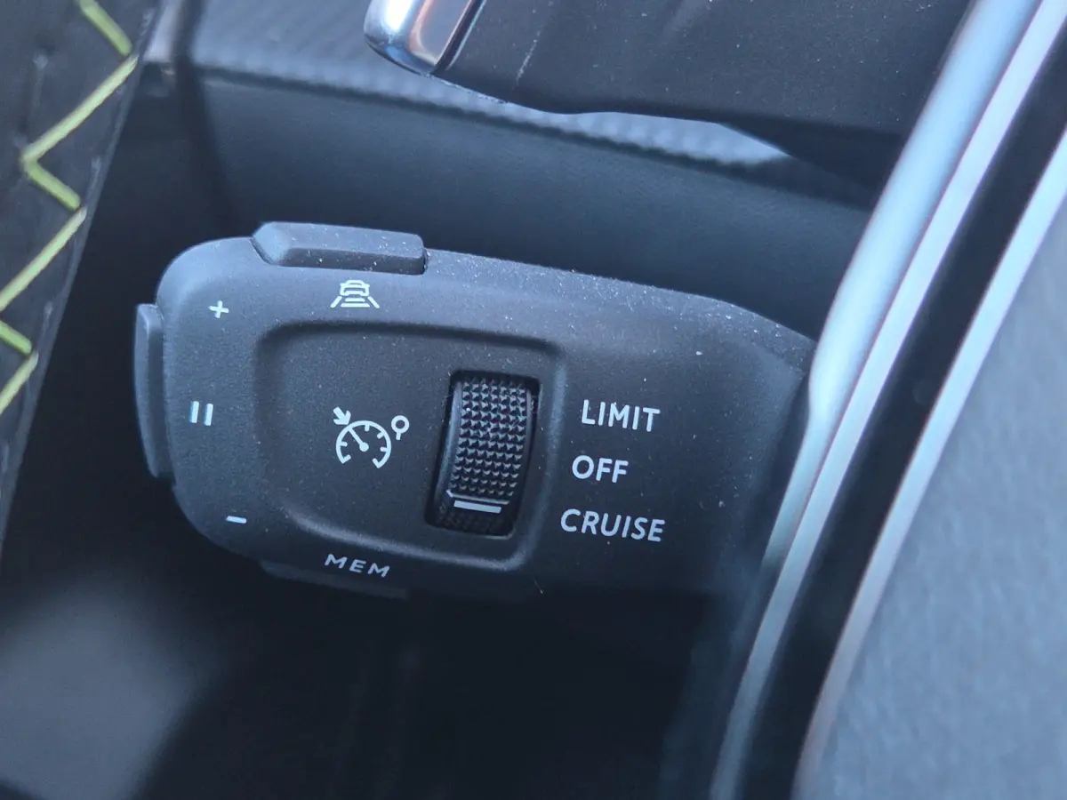 1.2 Hybrid 145 e-DCS6 GT Camera voor+achter | Adaptive CC | Keyless | Full LED | Full map navigatie | Parkeersensoren |