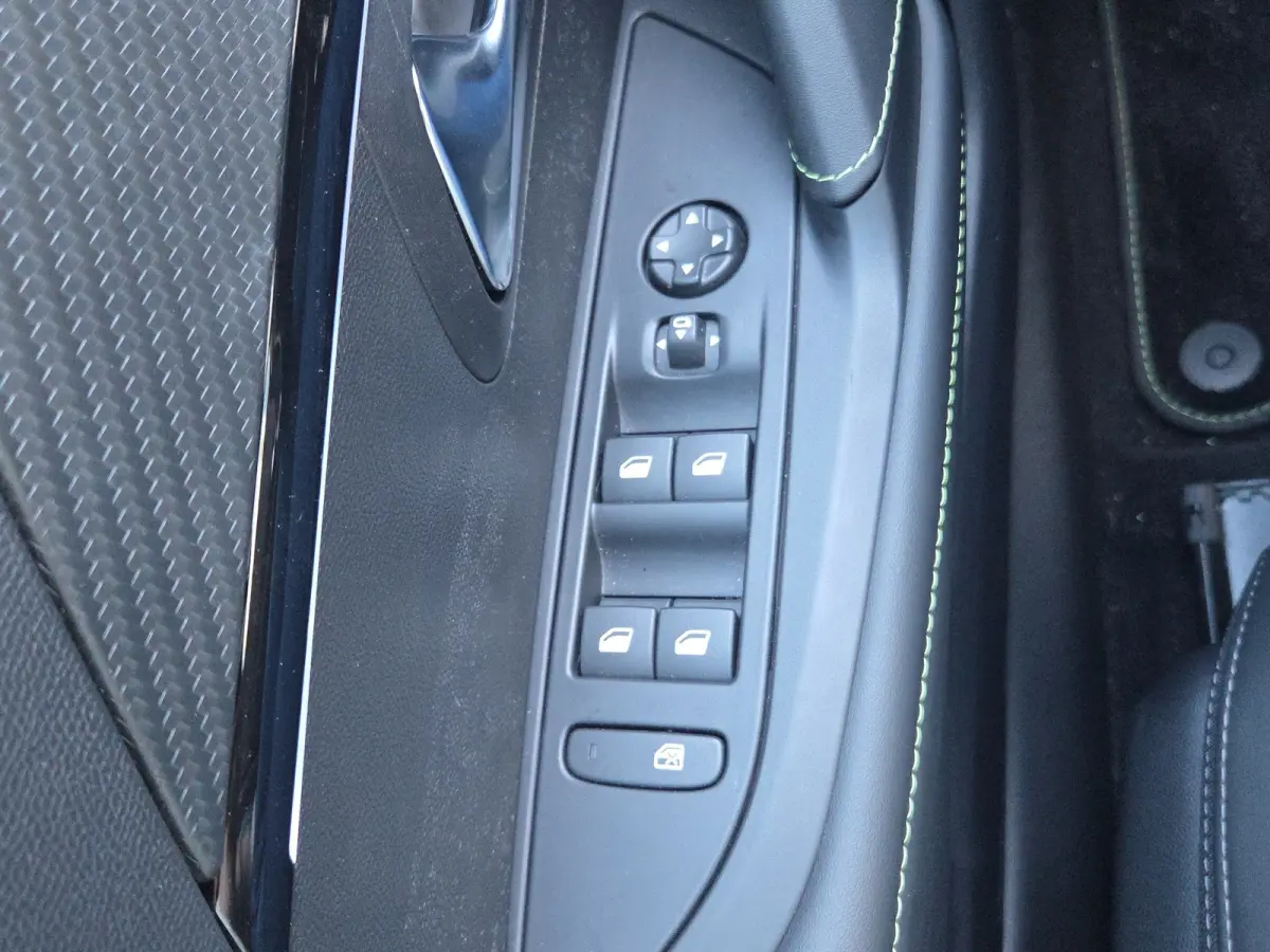 1.2 Hybrid 145 e-DCS6 GT Camera voor+achter | Adaptive CC | Keyless | Full LED | Full map navigatie | Parkeersensoren |