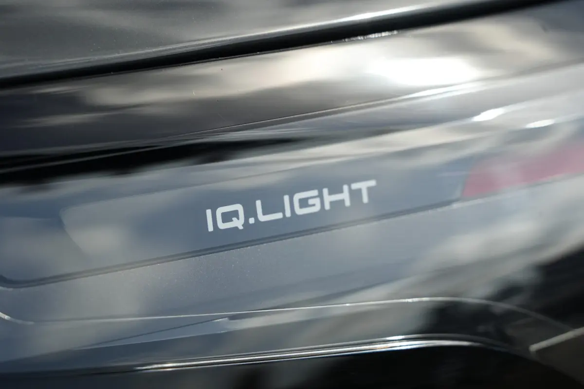 1.5 eHybrid R-Line Edition | PHEV | Pano | Trekhaak | 360° Camera | Deze Volkswagen Tiguan 1.5 eHybrid R-Line Edition is de ideale combinatie van dynamisch design, dagelijks comfort en mode