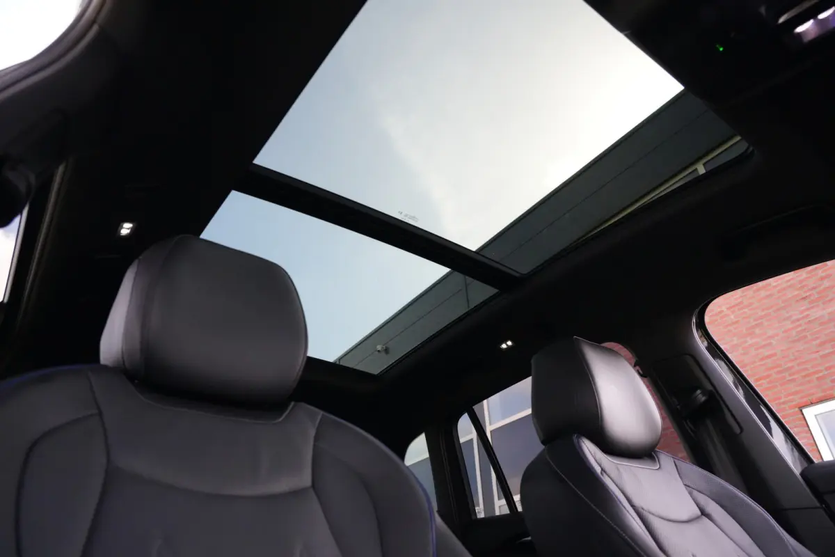 1.5 eHybrid R-Line Edition | PHEV | Pano | Trekhaak | 360° Camera | Deze Volkswagen Tiguan 1.5 eHybrid R-Line Edition is de ideale combinatie van dynamisch design, dagelijks comfort en mode