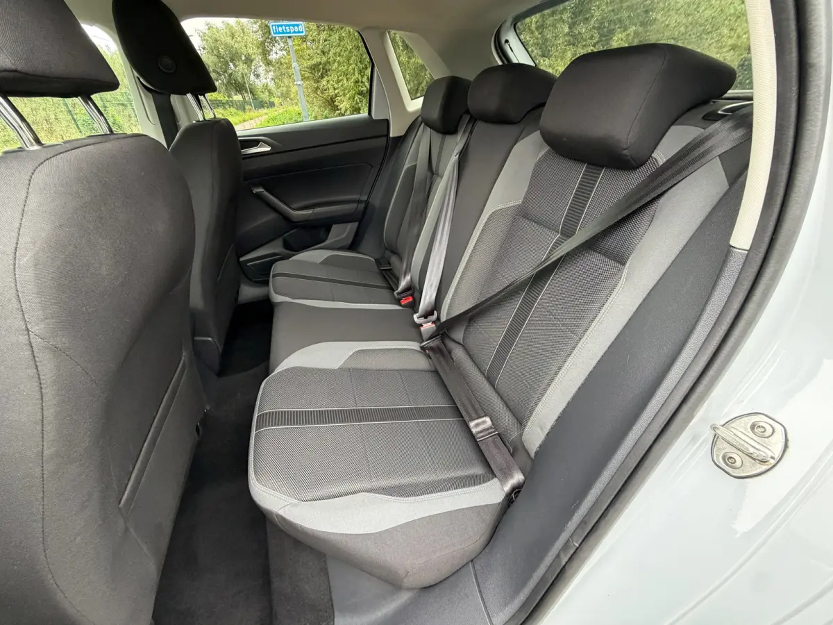 1.0 TSI R-LINE DSG I CARPLAY I CAMERA I CARPLAY I CLIMA I CRUISE