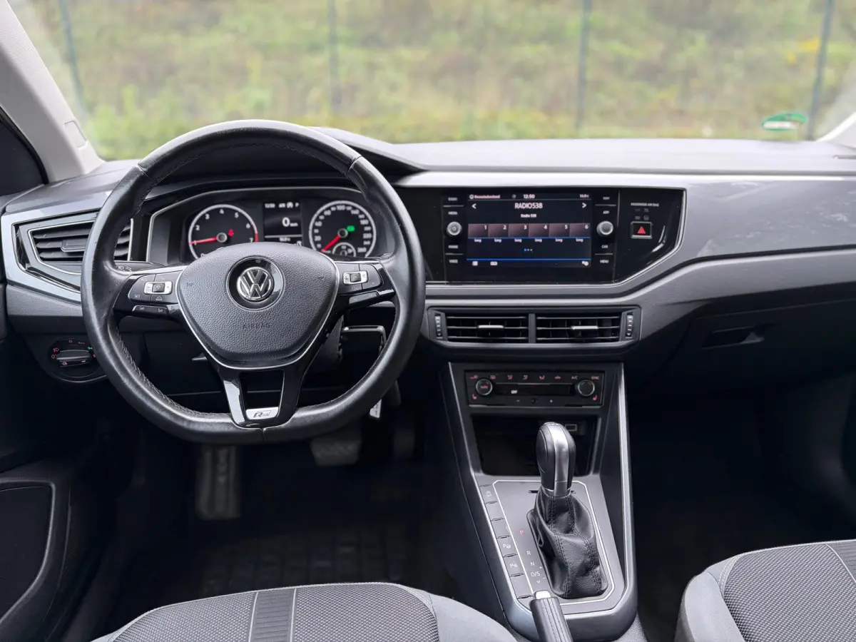 1.0 TSI R-LINE DSG I CARPLAY I CAMERA I CARPLAY I CLIMA I CRUISE