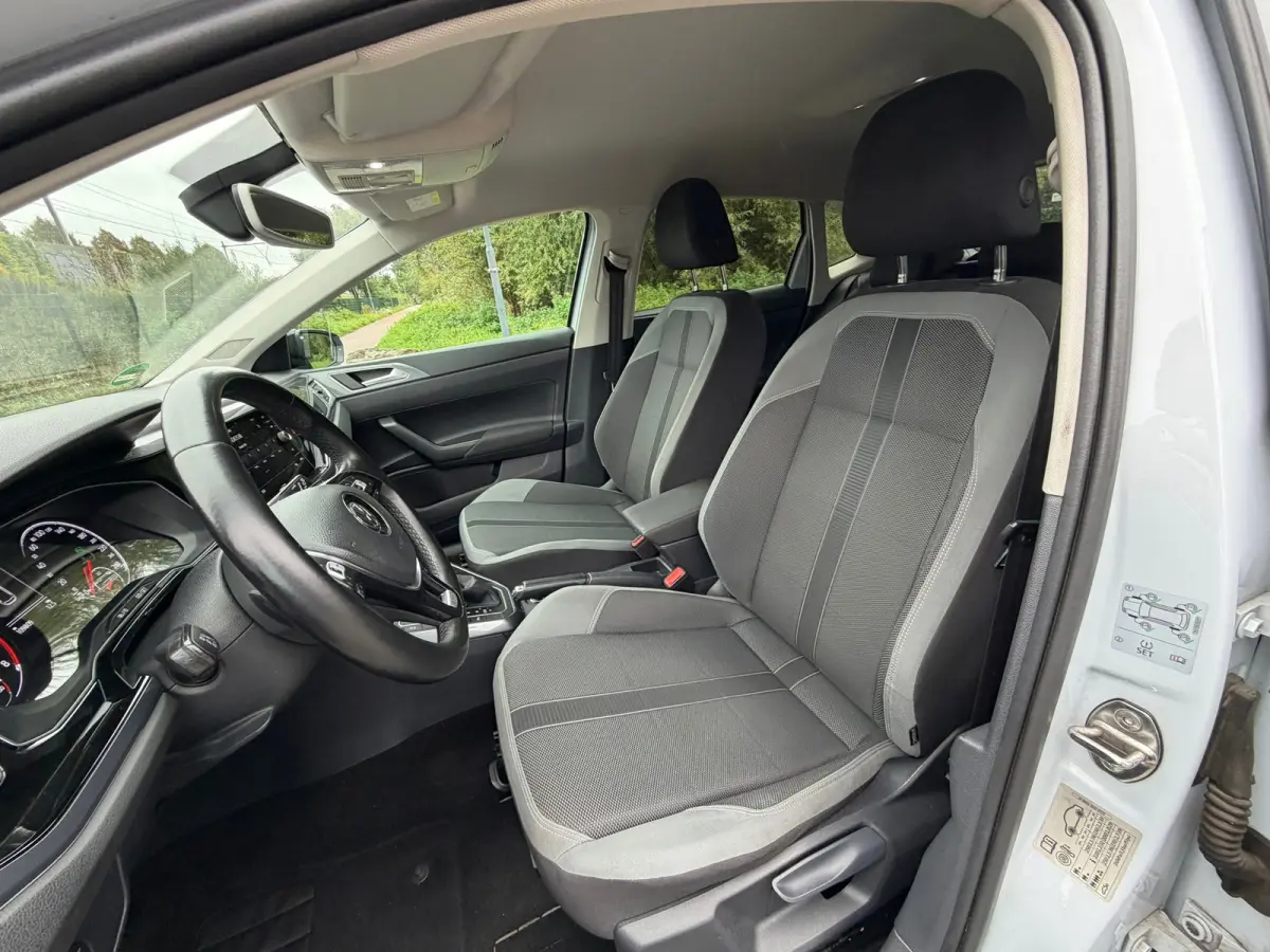 1.0 TSI R-LINE DSG I CARPLAY I CAMERA I CARPLAY I CLIMA I CRUISE