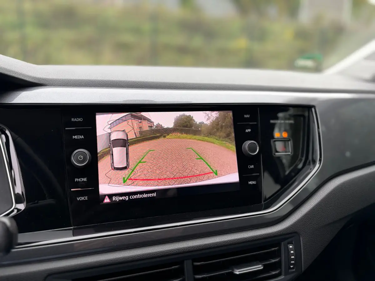 1.0 TSI R-LINE DSG I CARPLAY I CAMERA I CARPLAY I CLIMA I CRUISE