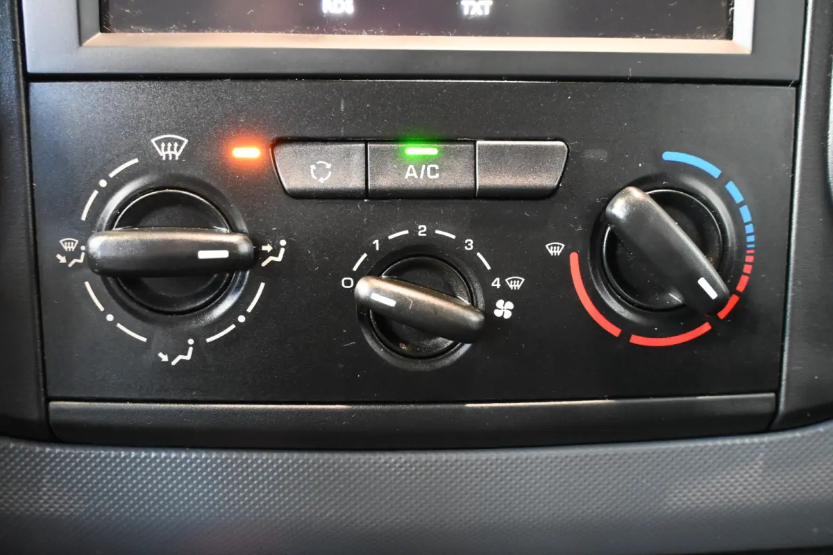 1.6 BlueHDI 75 Business NAP! Cruise Airco Navigatie PDC Trekhaak 100% Onderhouden! Inruil Mogelijk!