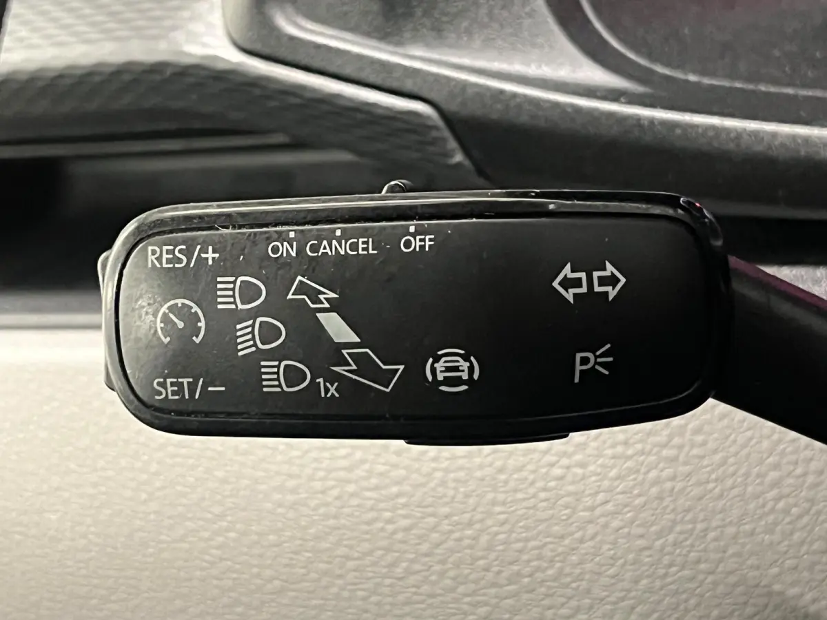 2.0 TDI L2H1 Airco Cruise Control Trekhaak Parkeersensoren 2x schuifdeur Stoelverwarming