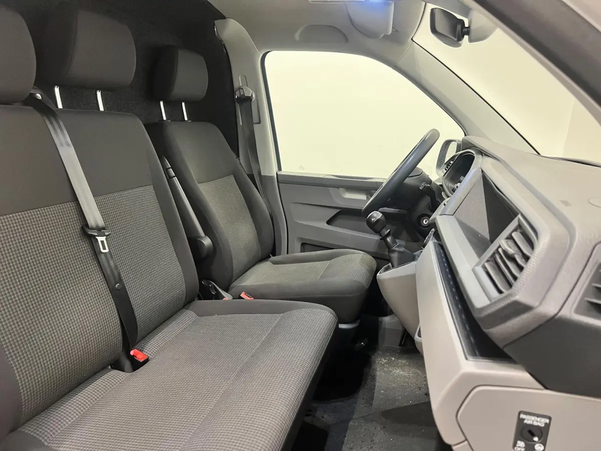 2.0 TDI L2H1 Airco Cruise Control Trekhaak Parkeersensoren 2x schuifdeur Stoelverwarming
