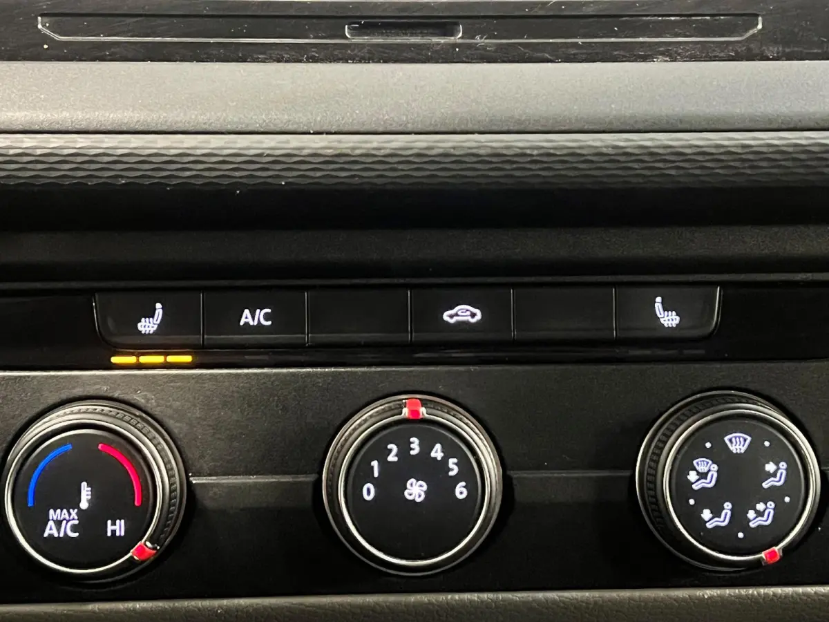 2.0 TDI L2H1 Airco Cruise Control Trekhaak Parkeersensoren 2x schuifdeur Stoelverwarming