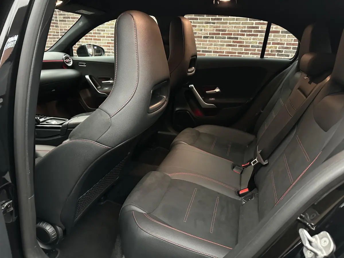 200 AMG Line | Adaptive cruise| LED| Camera|