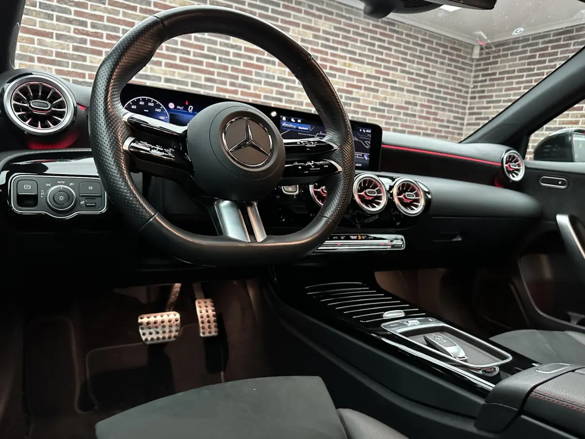 200 AMG Line | Adaptive cruise| LED| Camera|