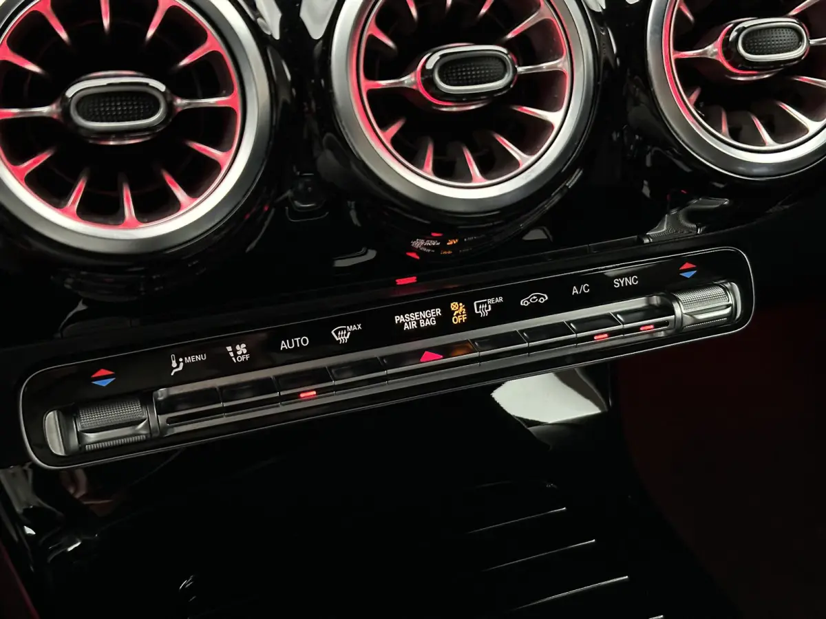 200 AMG Line | Adaptive cruise| LED| Camera|