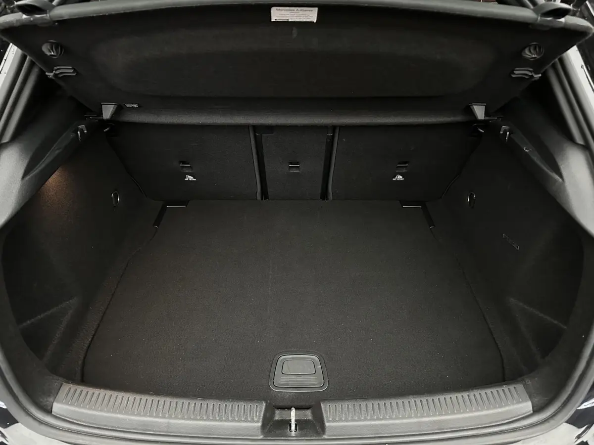 200 AMG Line | Adaptive cruise| LED| Camera|