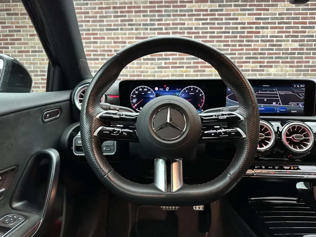 200 AMG Line | Adaptive cruise| LED| Camera|
