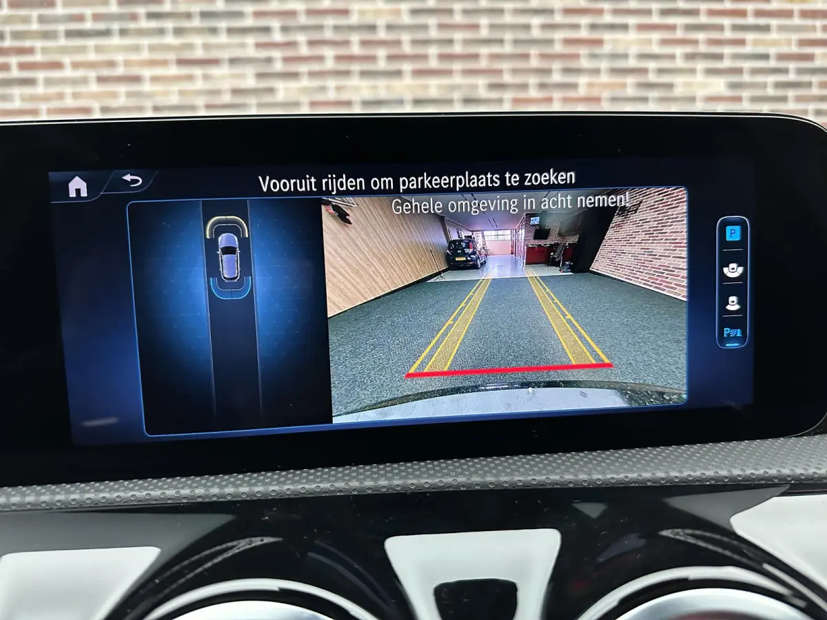 200 AMG Line | Adaptive cruise| LED| Camera|