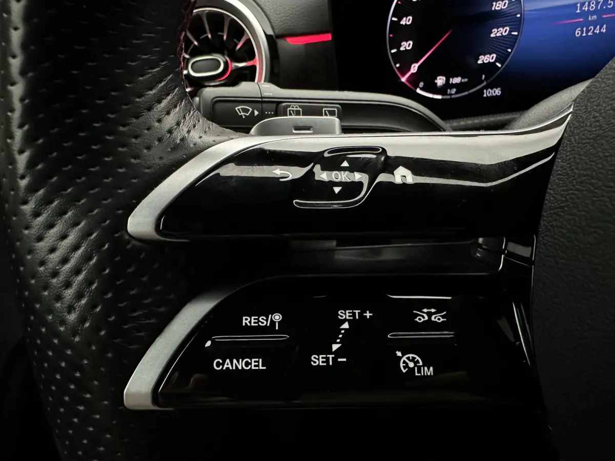 200 AMG Line | Adaptive cruise| LED| Camera|