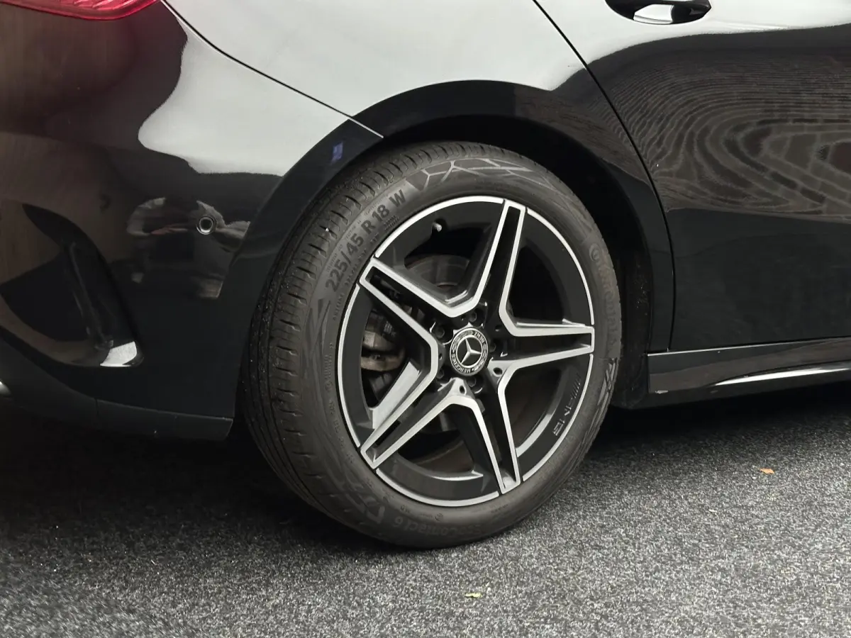 200 AMG Line | Adaptive cruise| LED| Camera|