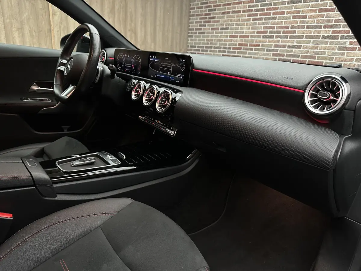 200 AMG Line | Adaptive cruise| LED| Camera|