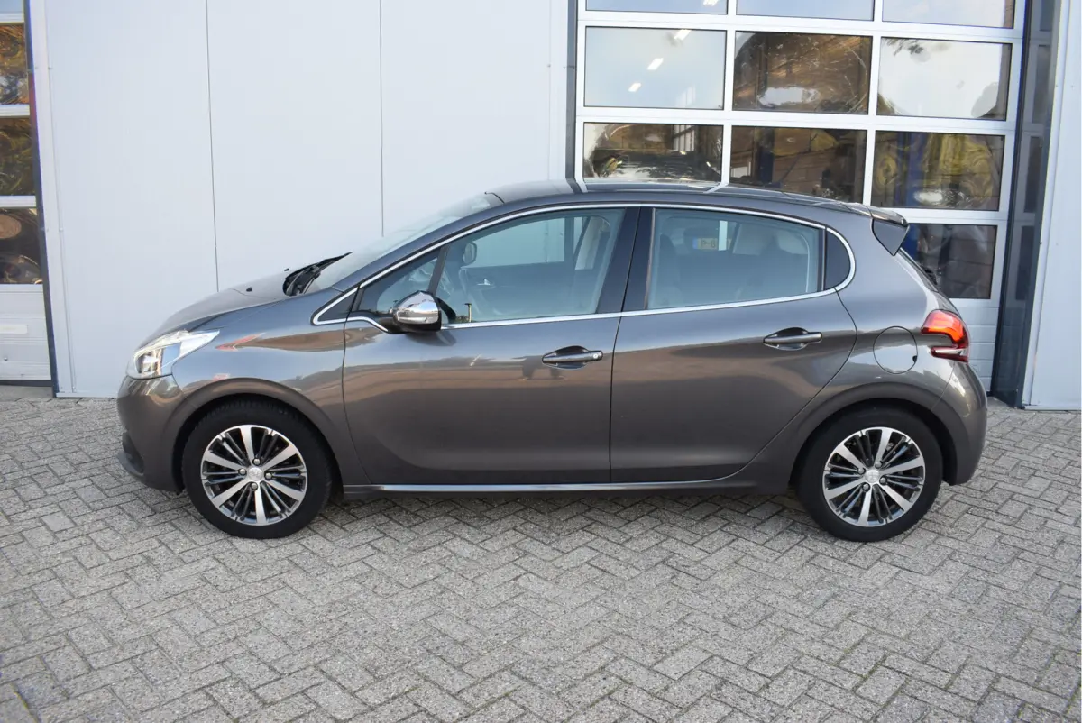 1.2 Allure 110PK | NL-Auto | Automaat | Navi