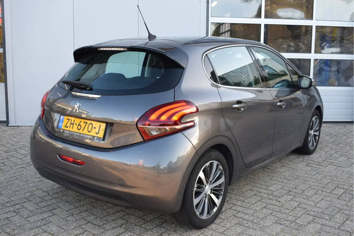 1.2 Allure 110PK | NL-Auto | Automaat | Navi