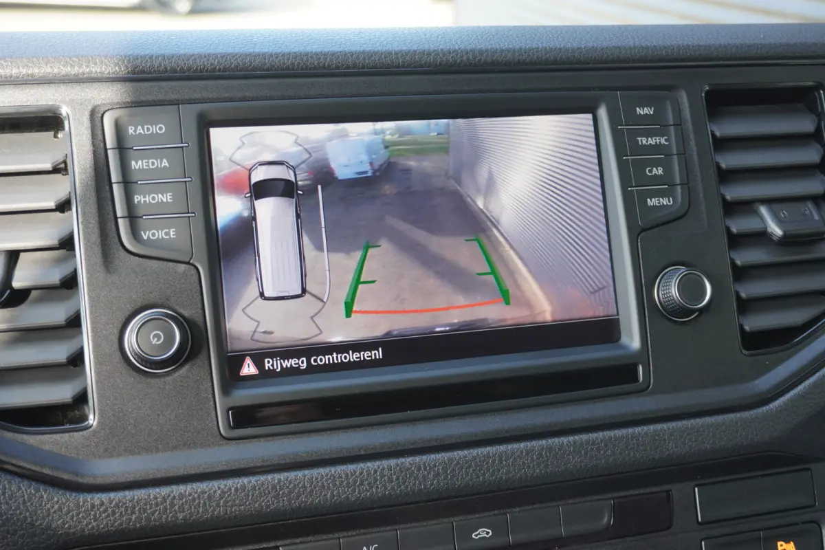 140pk L3H3/L2H2 Camera Parkeersensoren Apple carplay Cruise control Airco Side bars