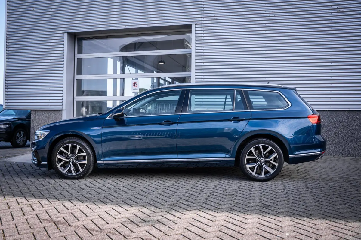 1.4 TSI PHEV GTE Business | Achteruitrijcamera | Elektrisch bedienbare achterklep met sensorsturing | Lederen bekleding