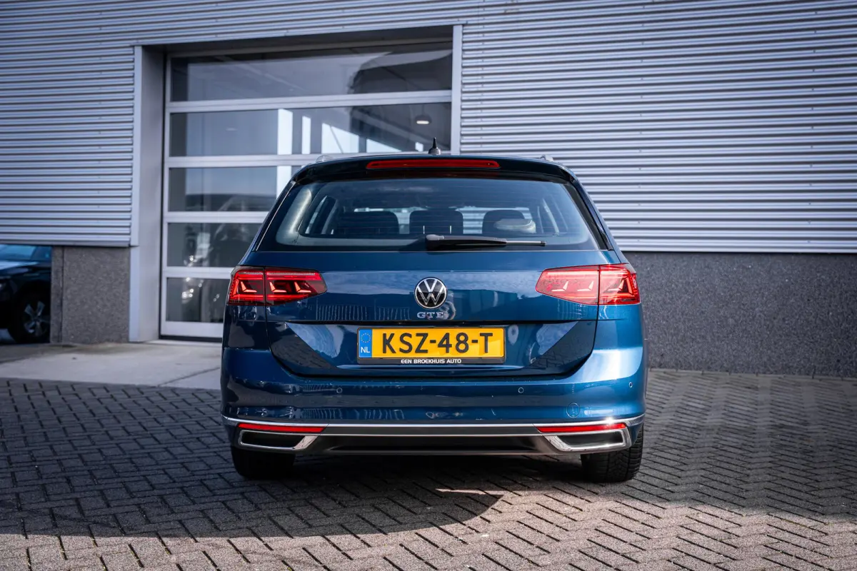 1.4 TSI PHEV GTE Business | Achteruitrijcamera | Elektrisch bedienbare achterklep met sensorsturing | Lederen bekleding