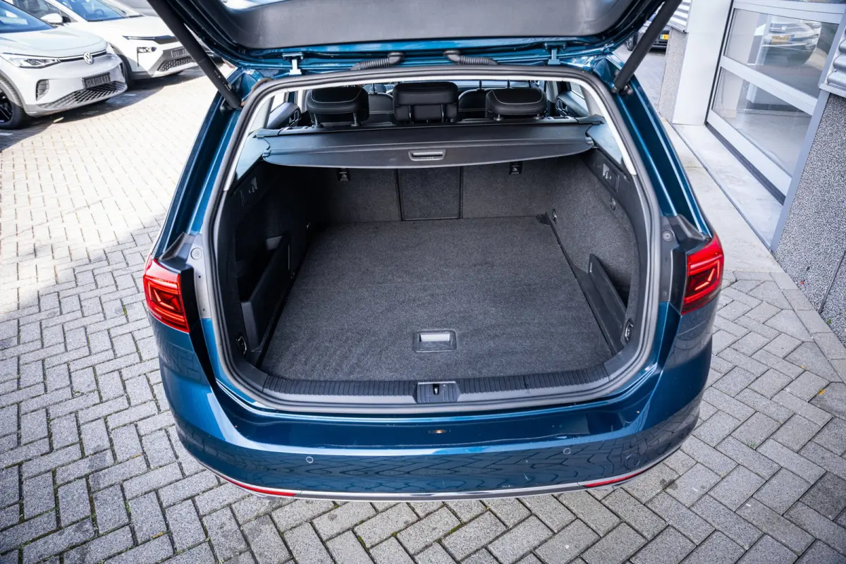 1.4 TSI PHEV GTE Business | Achteruitrijcamera | Elektrisch bedienbare achterklep met sensorsturing | Lederen bekleding