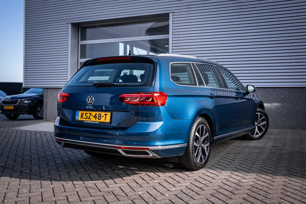 1.4 TSI PHEV GTE Business | Achteruitrijcamera | Elektrisch bedienbare achterklep met sensorsturing | Lederen bekleding