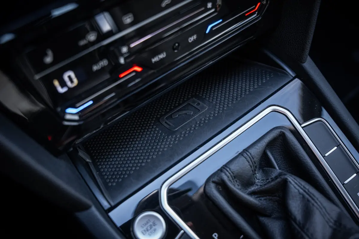 1.4 TSI PHEV GTE Business | Achteruitrijcamera | Elektrisch bedienbare achterklep met sensorsturing | Lederen bekleding