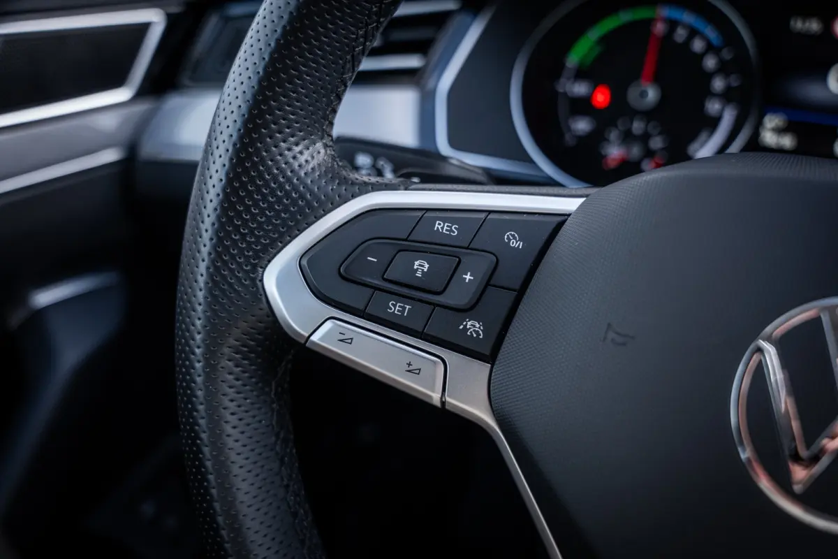 1.4 TSI PHEV GTE Business | Achteruitrijcamera | Elektrisch bedienbare achterklep met sensorsturing | Lederen bekleding