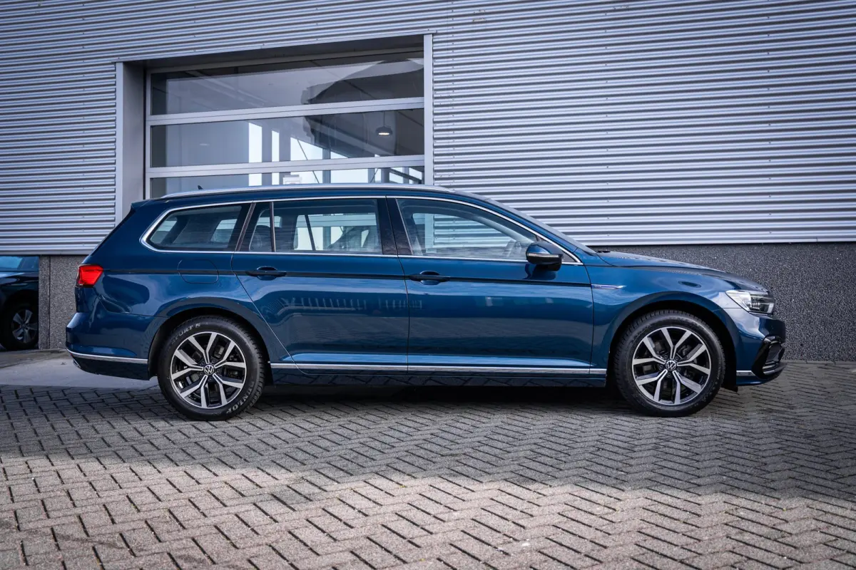 1.4 TSI PHEV GTE Business | Achteruitrijcamera | Elektrisch bedienbare achterklep met sensorsturing | Lederen bekleding